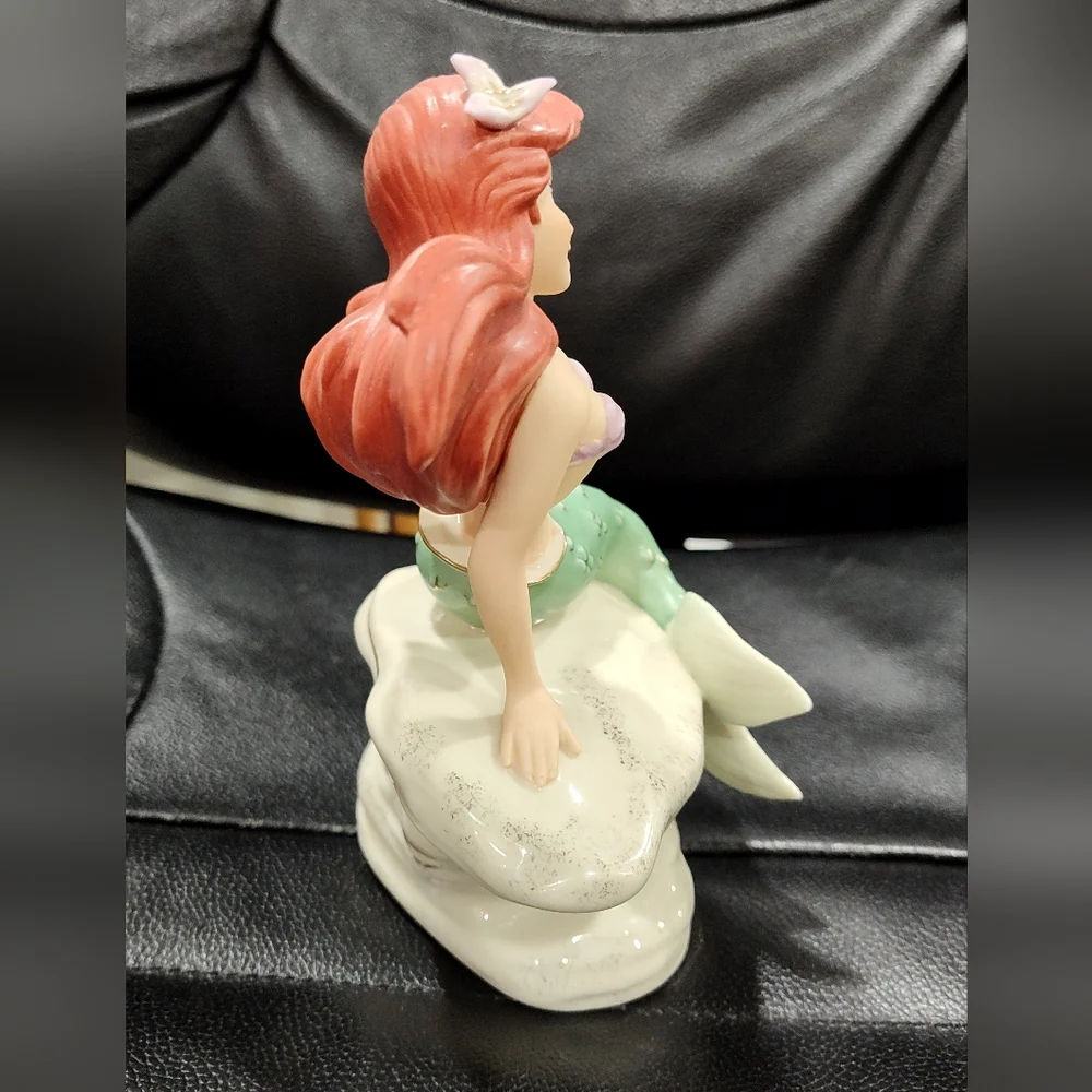 LENOX DISNEY SHOWCASE COLLECTION ARIEL "LITTLE MERMAID" SITTING ON ROCK, 7.5 In - Picture 6 of 10